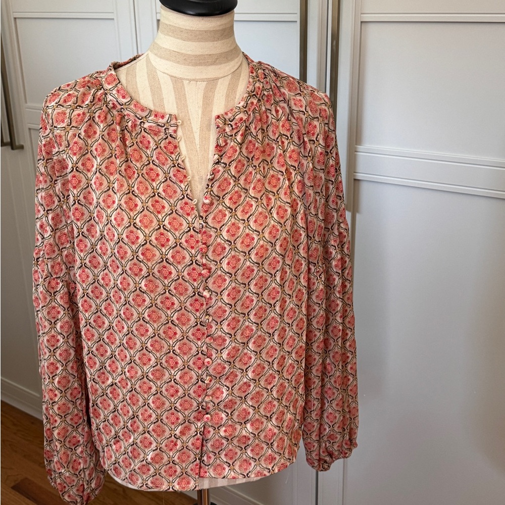 Peace N Love Button Front Chiffon Blouse
Sz M/L Long Sleeves Top Shirt